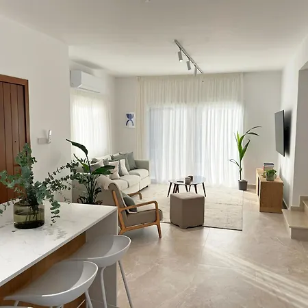 Semesterbostad Lemon Tree New 3 Bedroom -bbq-office