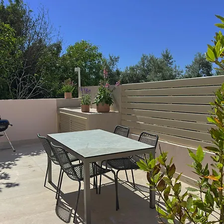 Ferienhaus Lemon Tree New 3 Bedroom -bbq-office Trimitusa