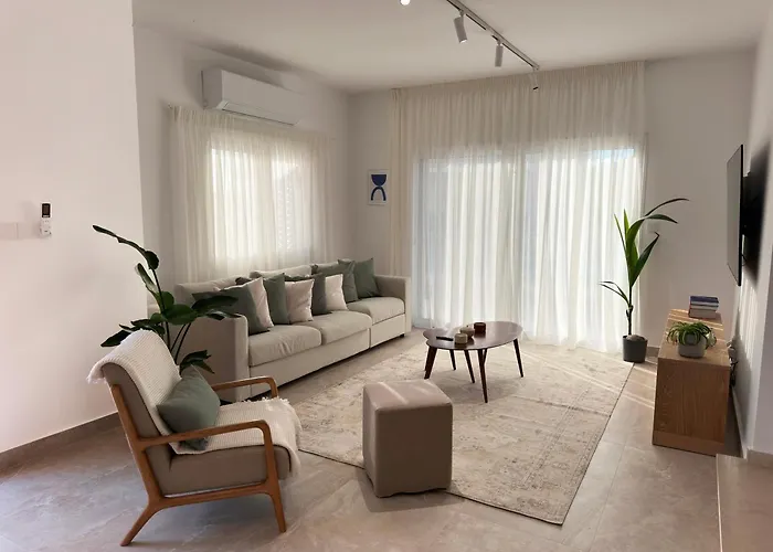 Semesterbostad Lemon Tree New 3 Bedroom -bbq-office *