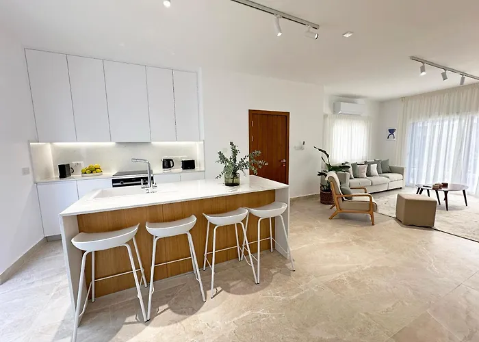 Semesterbostad Lemon Tree New 3 Bedroom -bbq-office *