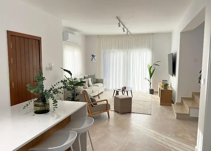 Semesterbostad Lemon Tree New 3 Bedroom -bbq-office