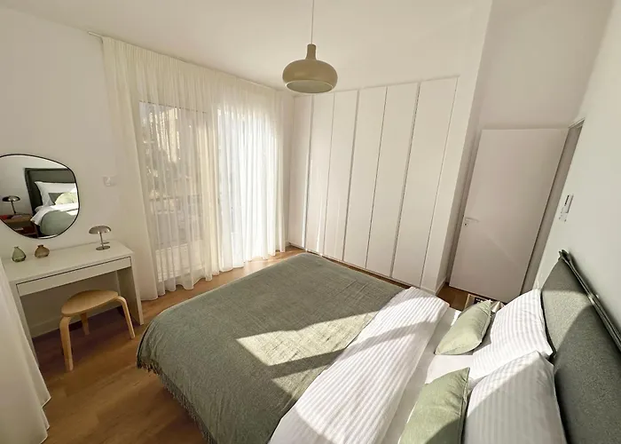 Semesterbostad Lemon Tree New 3 Bedroom -bbq-office *